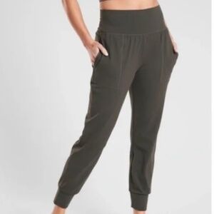 ATHLETA Cruise Jogger in Powervita Black Olive Yoga Travel Athletic Sz S